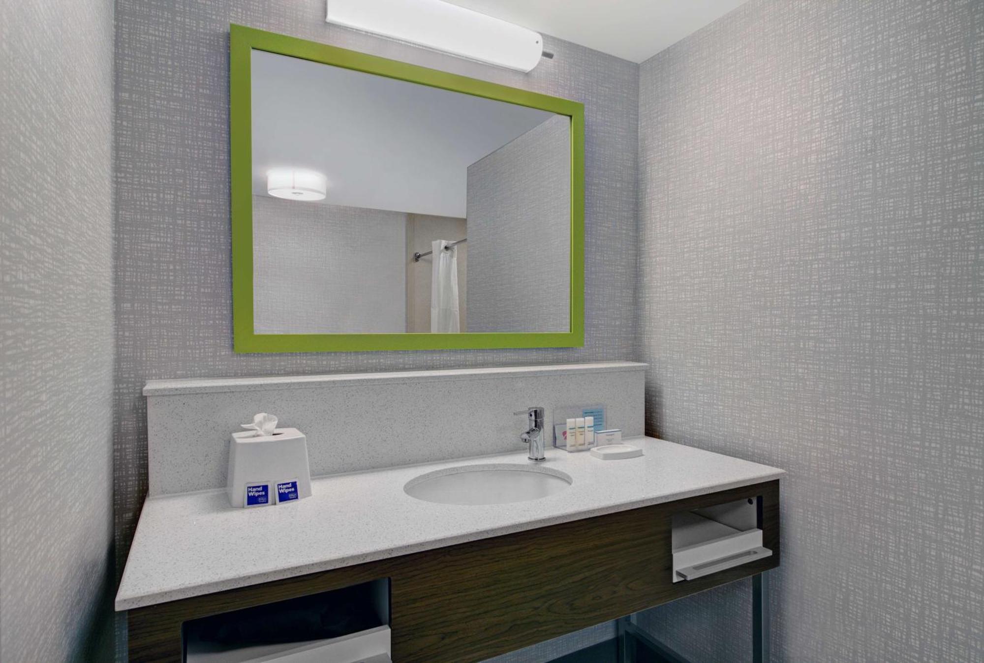 Hampton & By Hilton Syracuse Dewitt East Syracuse