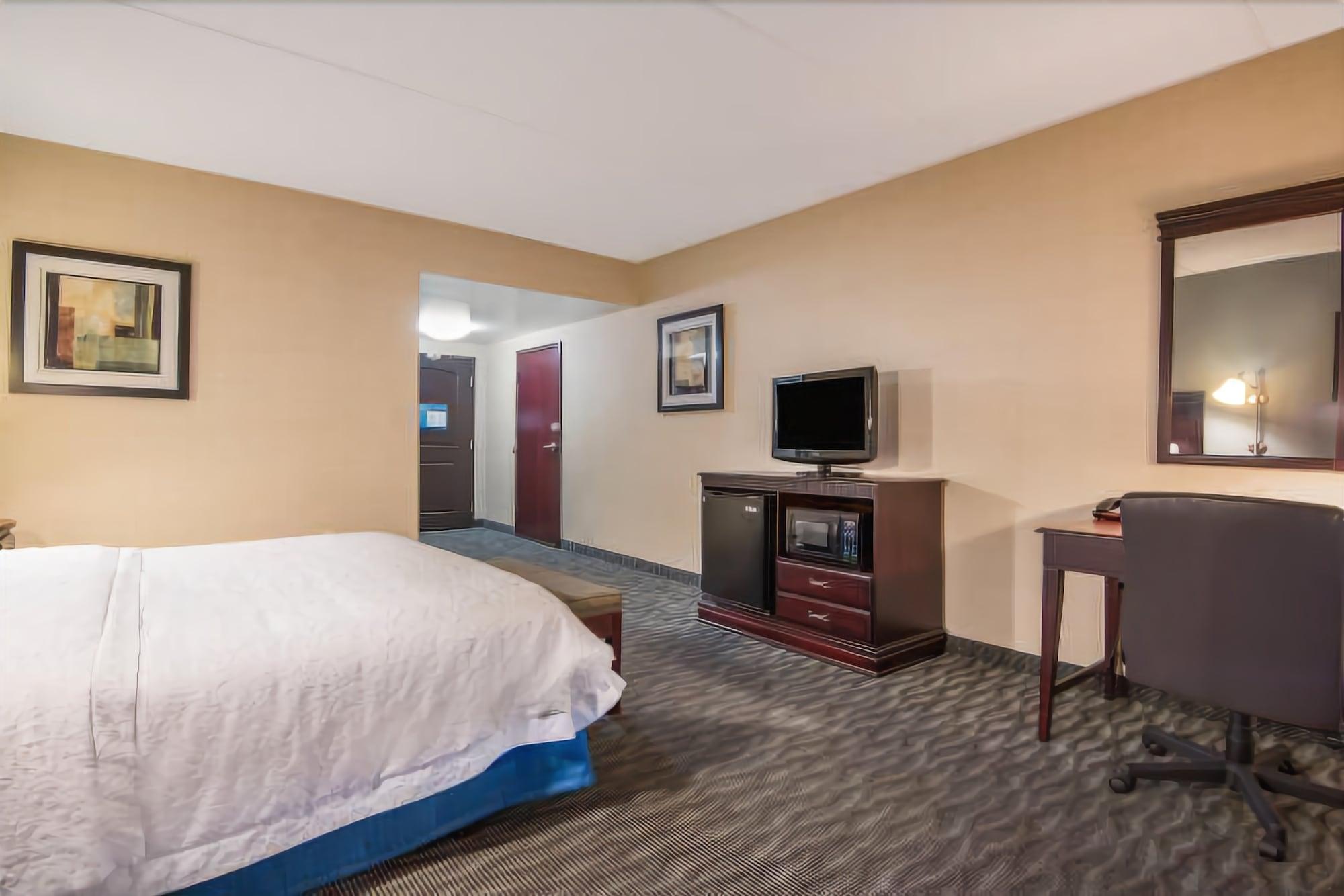 Hampton & By Hilton Syracuse Dewitt East Syracuse