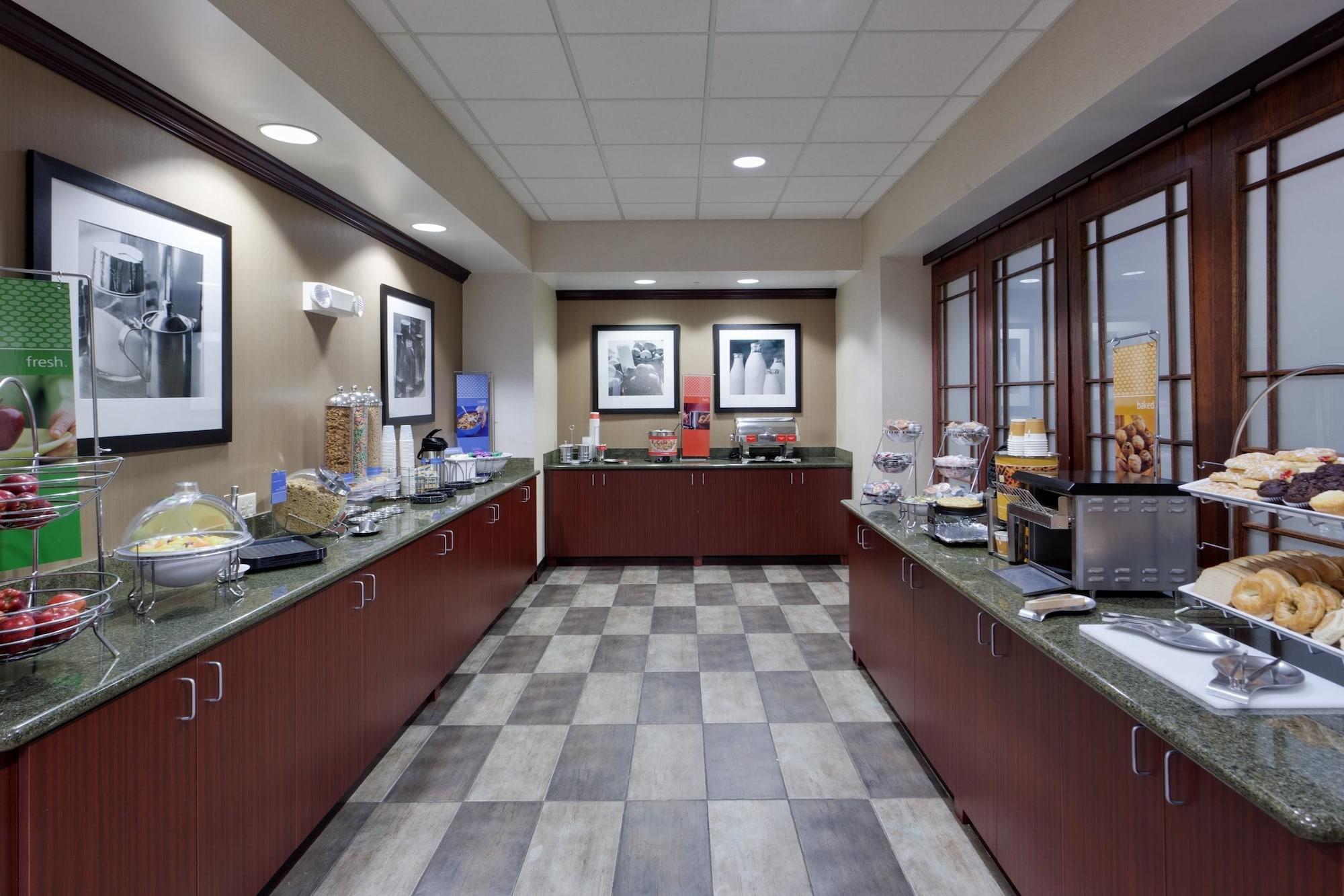 Hampton & By Hilton Syracuse Dewitt Hotel